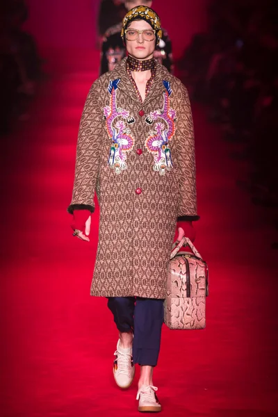 Look 12